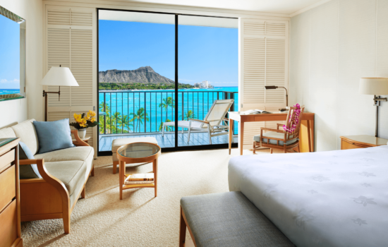 Halekulani's Diamond Head Oceanfront guestroom