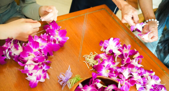 Holiday Lei Making