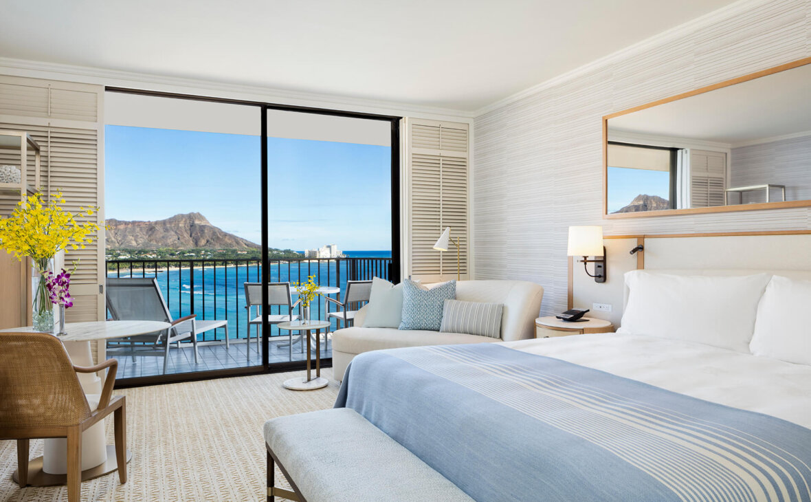 Diamond Head Ocean Front Prime King Bed