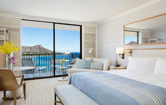 Diamond Head Ocean Front Prime King Bed