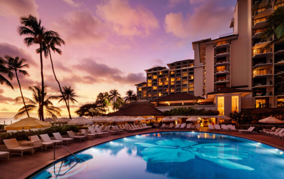 Halekulani pool at dusk